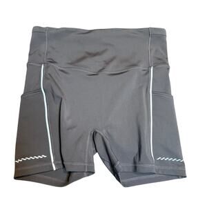 Fabletics Anywhere Motion365+ HW Piped 4" Run Short, Taupe Slate, Size Medium